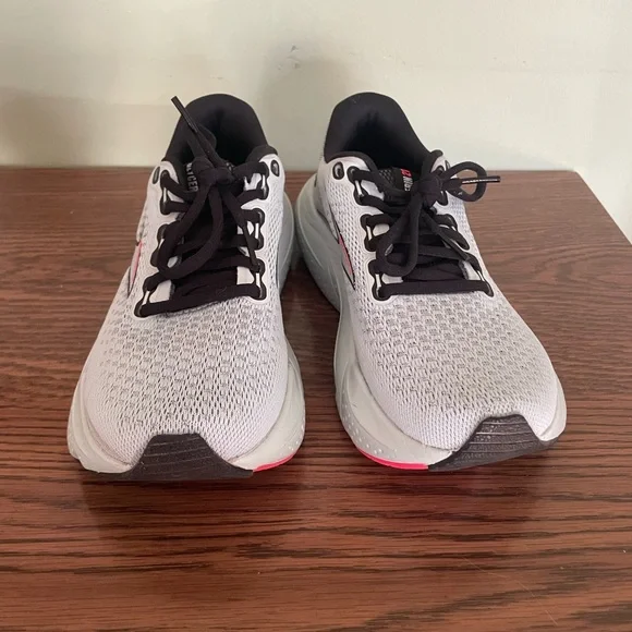 Brooks Women's Glycerine worn once - Picture 2 of 8